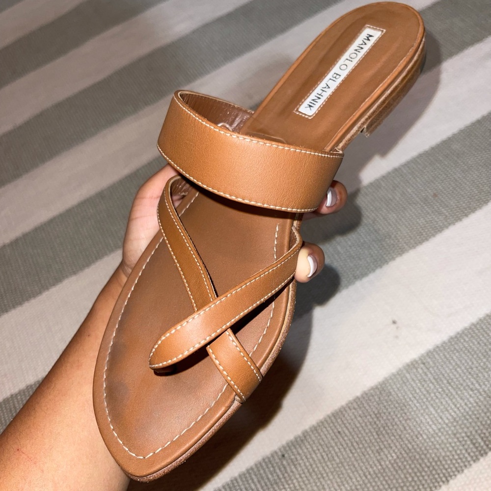 Manolo Blahnik Susa flat leather sandals